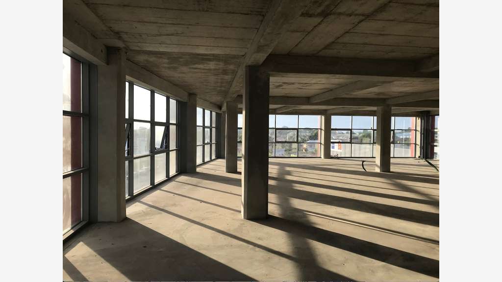 A vendre plateau de bureaux 695m² à Cayenne
