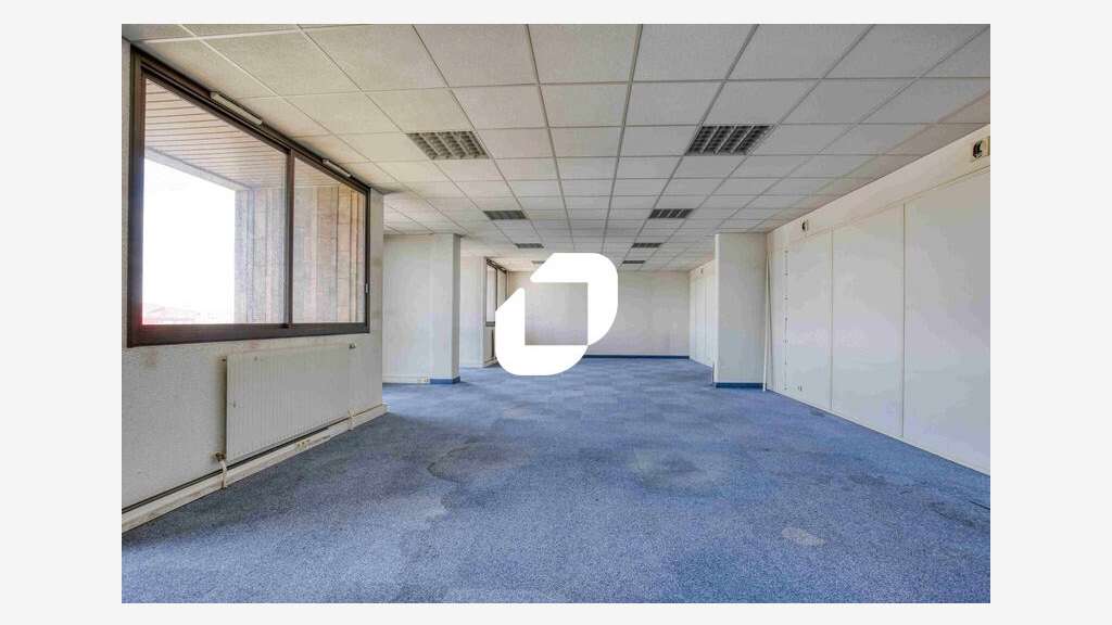 Vente Bureaux 471m² Cergy