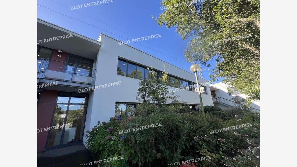 À vendre bureaux 645m² R+1 à Cesson-Sévigné