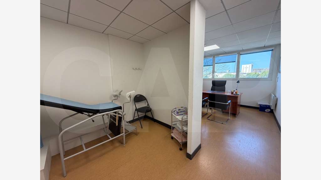 AV bureaux 203m² R+2 Cesson-Sévigné zone tertiaire