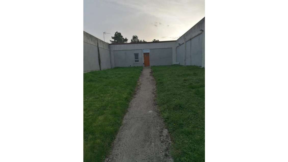 AV bureau de 60m² + 250m² de terrain à Châlons