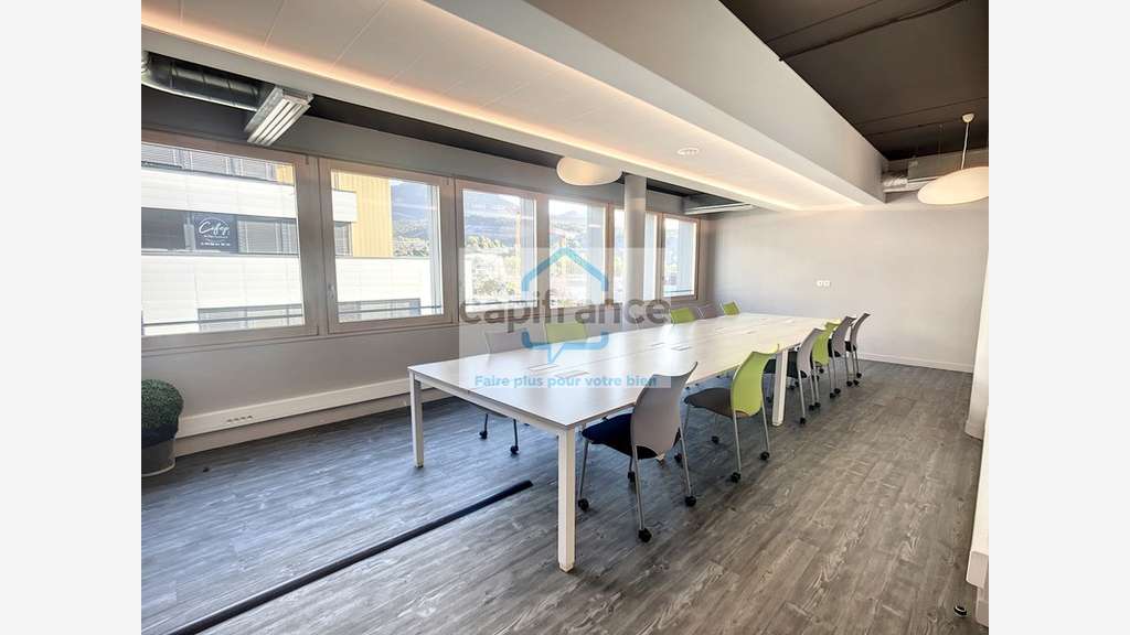 Bureaux 393m² à vendre à Chambéry Nord