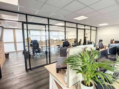 Vente bureaux de 483m² près de Chambéry accès VRU