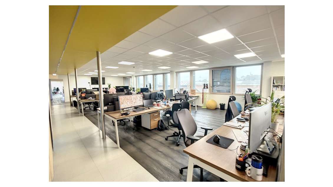 Vente bureaux de 483m² près de Chambéry accès VRU