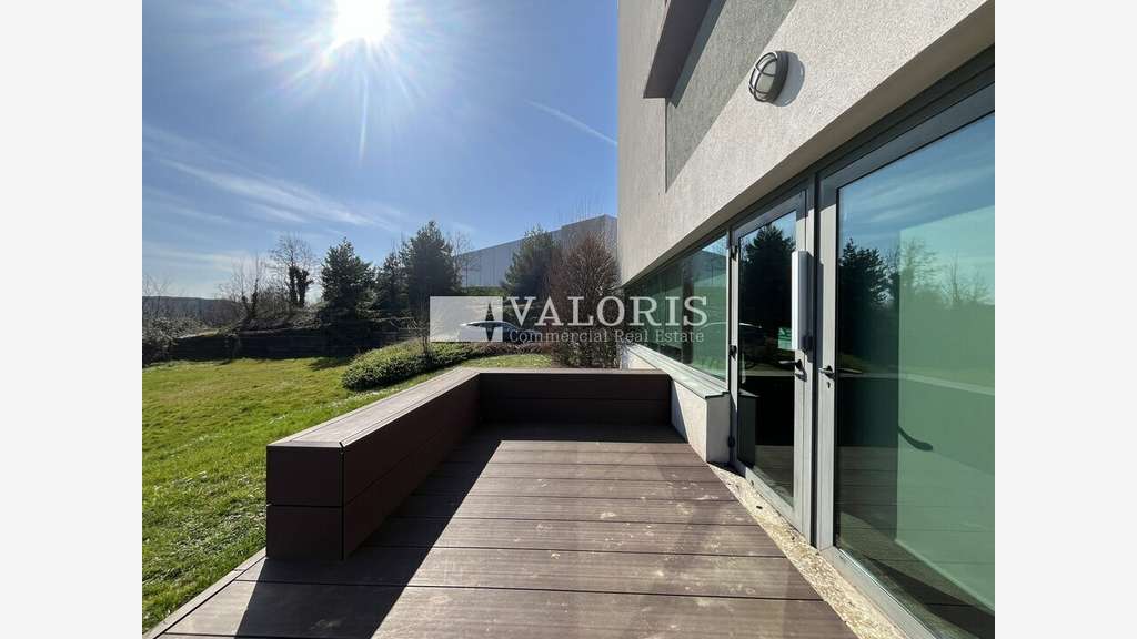 Vente bureaux dès 107m² à Champagne-au-Mont-d'Or