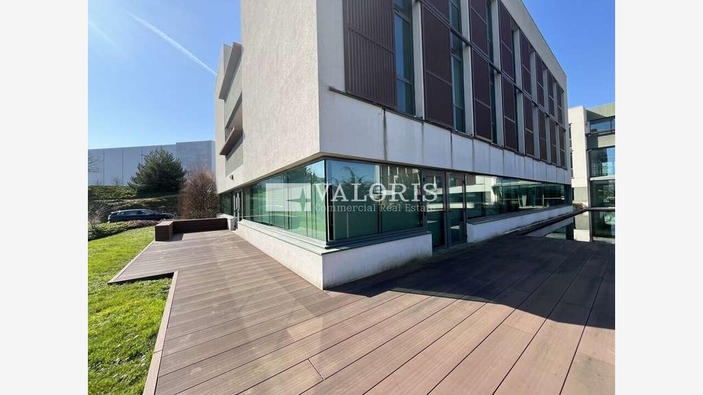 Vente bureaux dès 107m² à Champagne-au-Mont-d'Or