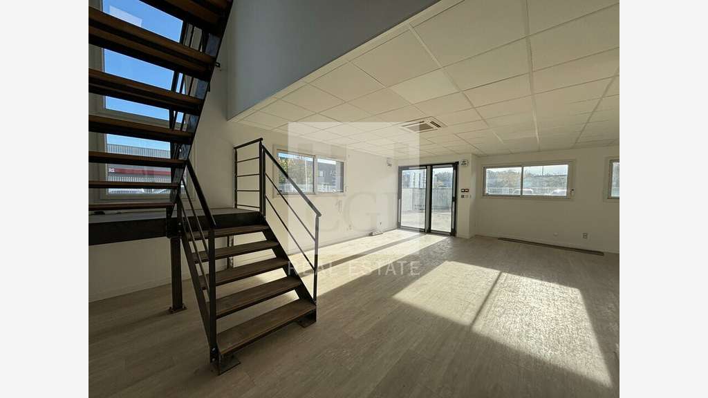 Bureaux de 1419m² à vendre à Chaponnay Chapotin 