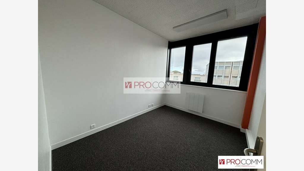 Bureaux 95m² R+4 PMR à vendre à Chartres