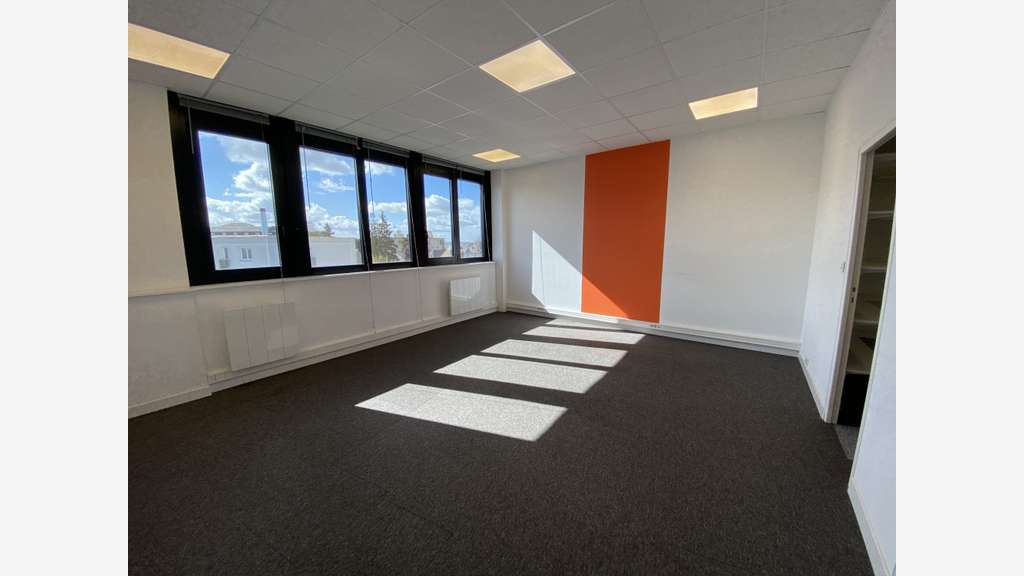 Vente bureaux 95m² parfait état à Chartes Centre