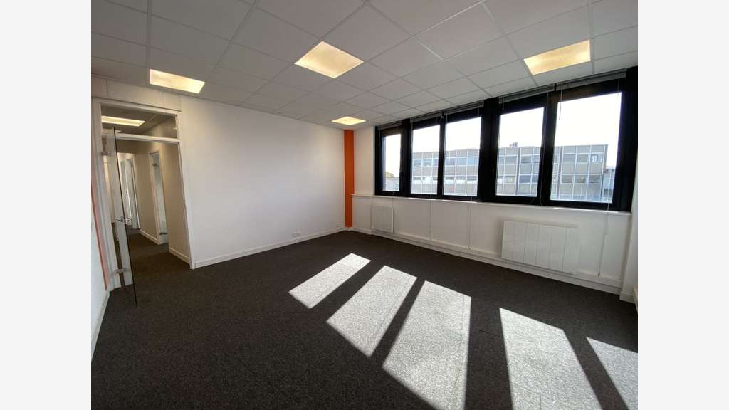 Vente bureaux 95m² parfait état à Chartes Centre