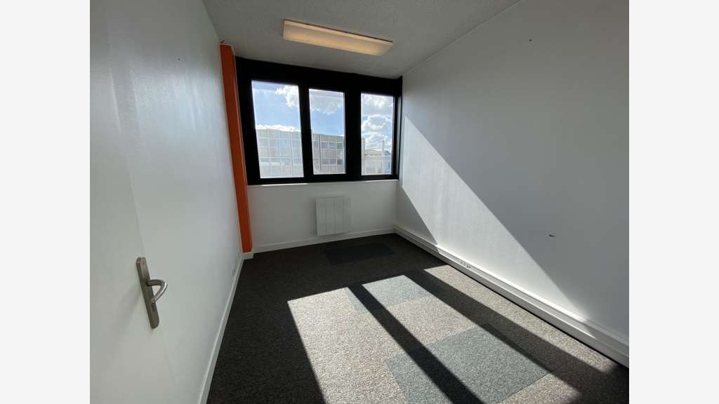 Vente bureaux 95m² parfait état à Chartes Centre