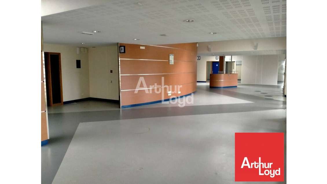 CHATELLERAULT - BUREAUX à vendre