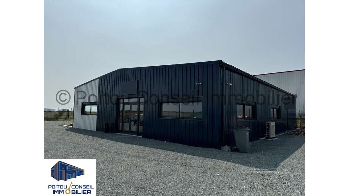 Local 295m² à vendre à Chauray  Zone Mendes France