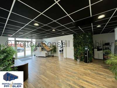 Local 295m² à vendre à Chauray  Zone Mendes France