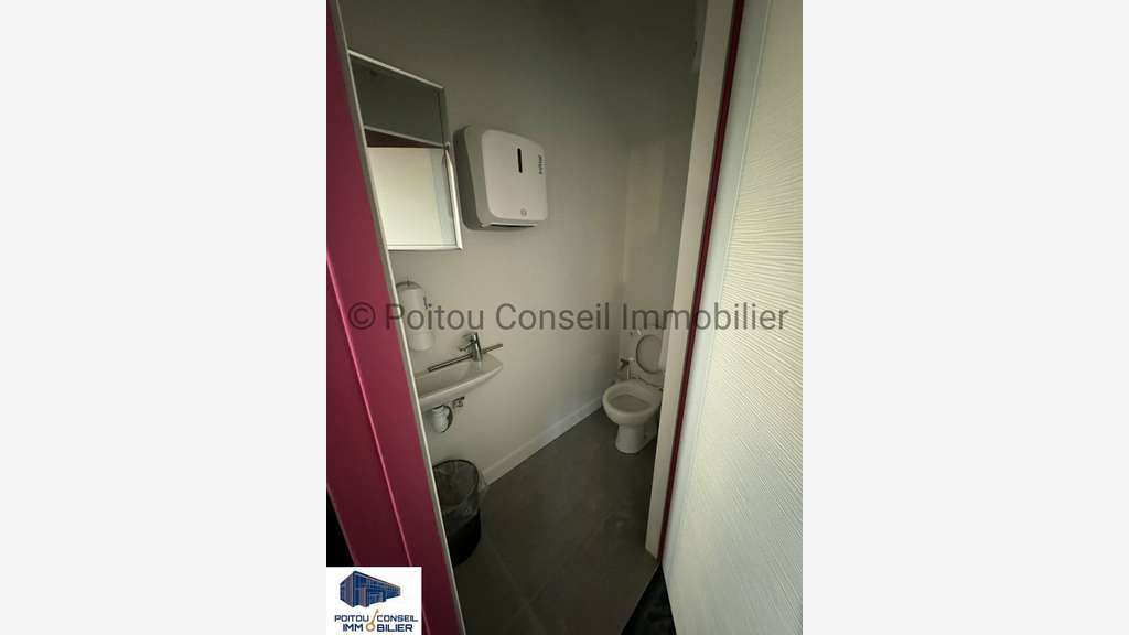 Vente local commercial 60m² Chauray Mendes France