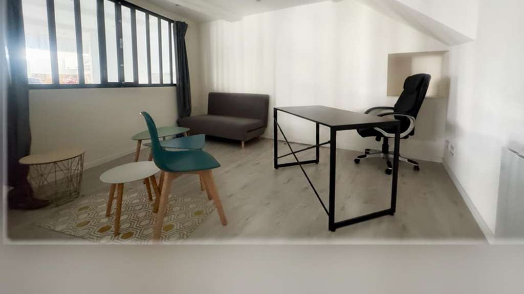 Local à usage mixte PRO/ Hébergement type loft de 