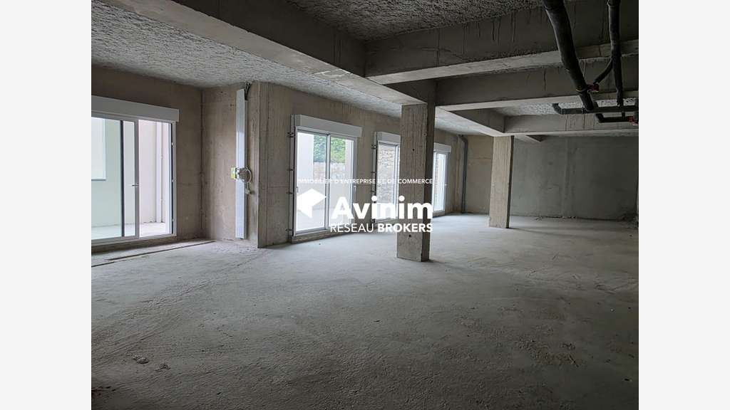 Cède bureaux 95,80m² + Terrasse Clermont-l'Hérault