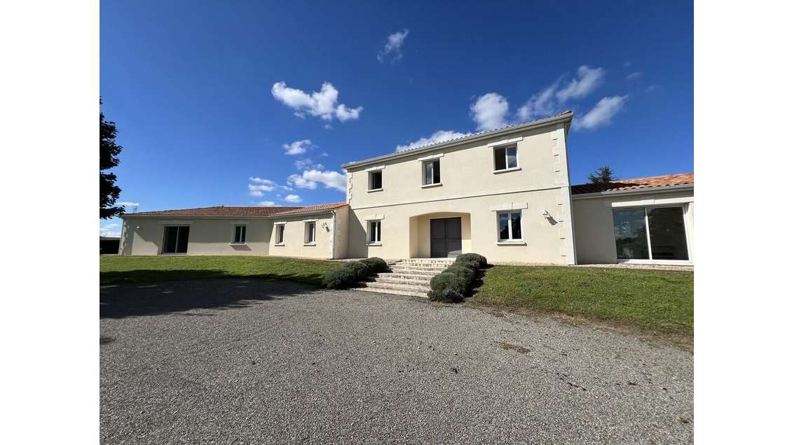 Bureaux sur 2 niveaux à vendre Val-de-Cognac