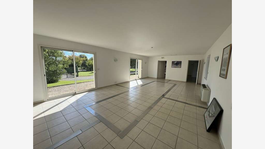 Bureaux sur 2 niveaux à vendre Val-de-Cognac