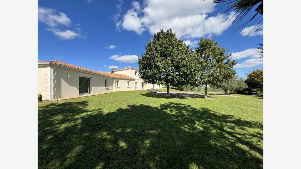 Bureaux sur 2 niveaux à vendre Val-de-Cognac