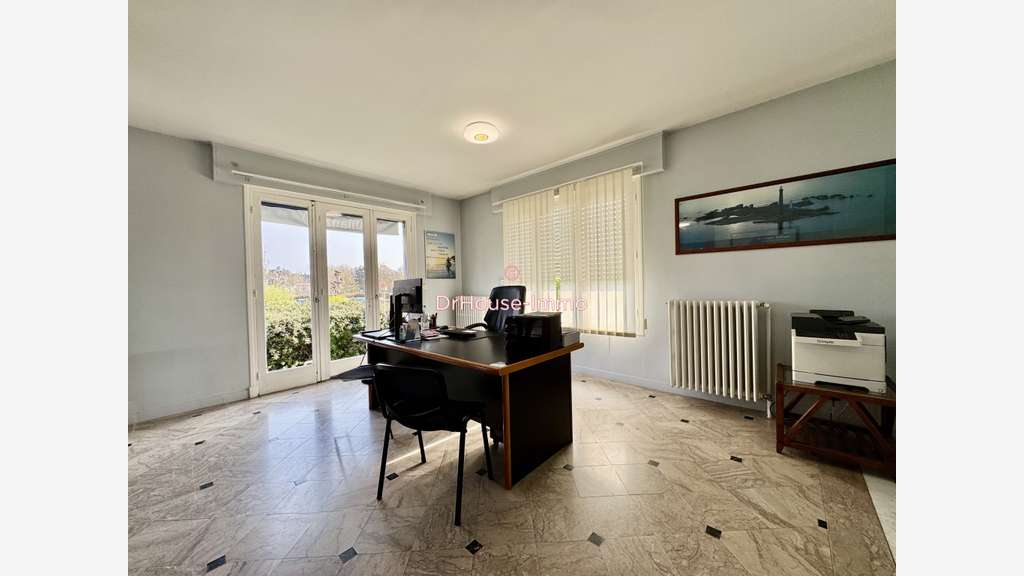 Vente locaux professionnels 190m² en RDC Compiègne