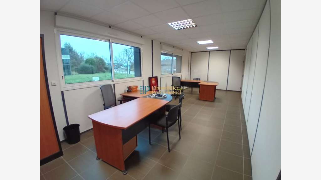 Vente bureau de 290m² en ZAC de Concarneau