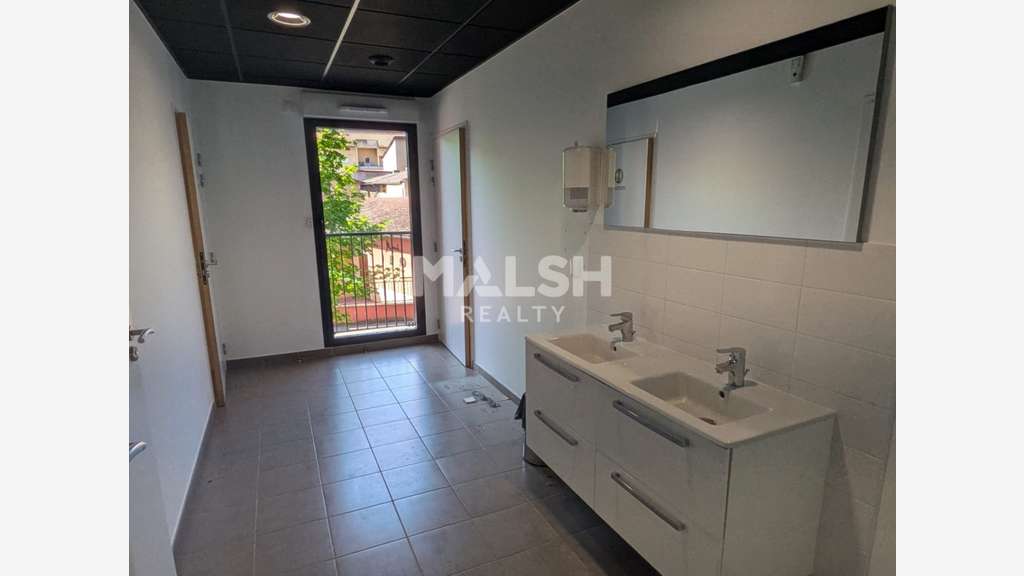 Bureaux à vendre ou à louer 375m² à Condrieu