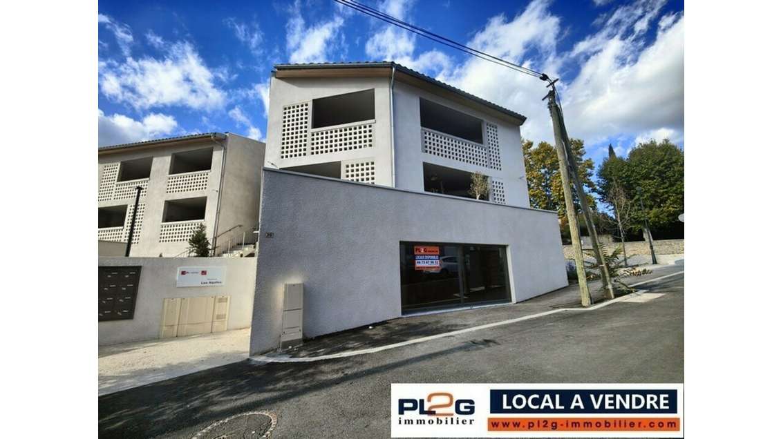 Local commercial 167m² à vendre proche Ventabren