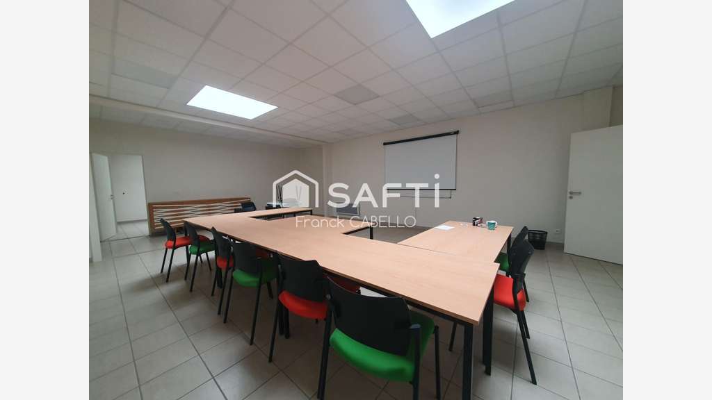 AV bâtiments à usage de bureaux à Creuzier-le-Neuf