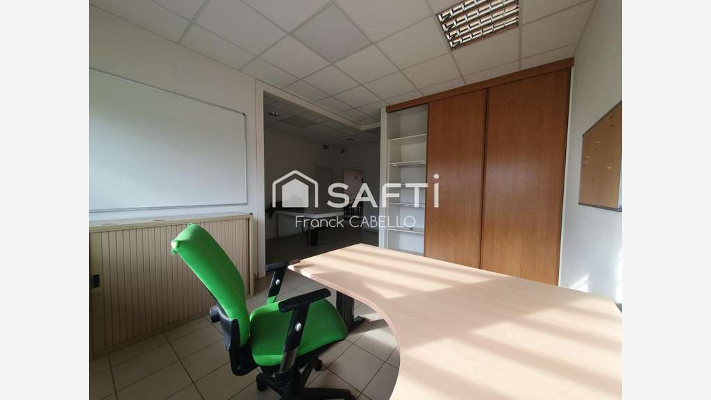 AV bâtiments à usage de bureaux à Creuzier-le-Neuf