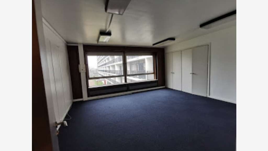 Bureaux 37m² R+2 à vendre à Croix  