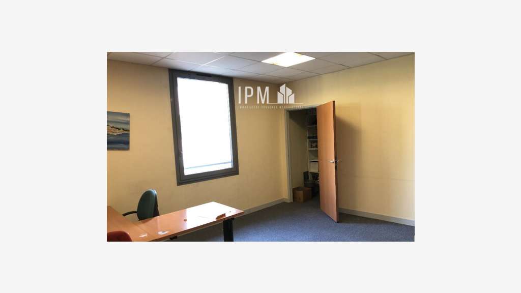 Bureaux à vendre de 81m² à Aubagne 13400