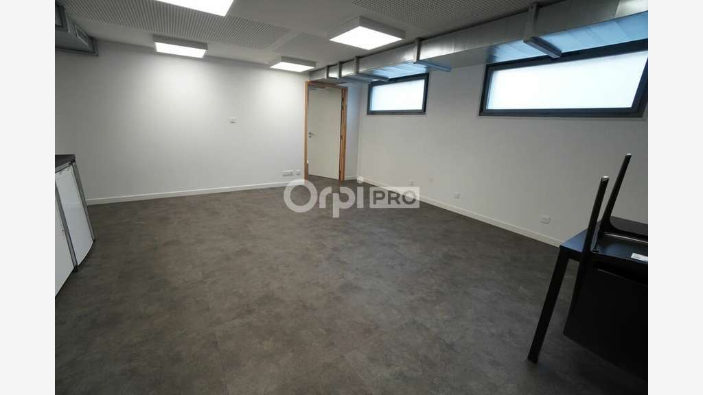 Bureaux 230m² ERP5 refaits à neuf à vendre à Dijon