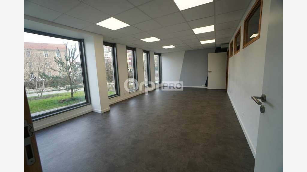 Bureaux 230m² ERP5 refaits à neuf à vendre à Dijon