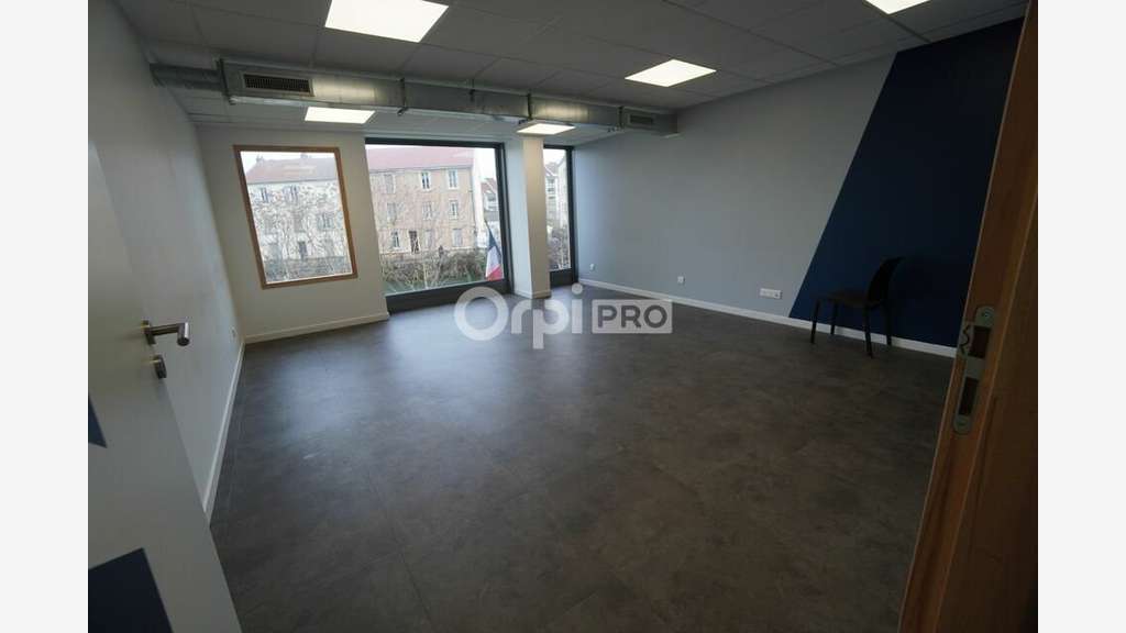 Bureaux 230m² ERP5 refaits à neuf à vendre à Dijon