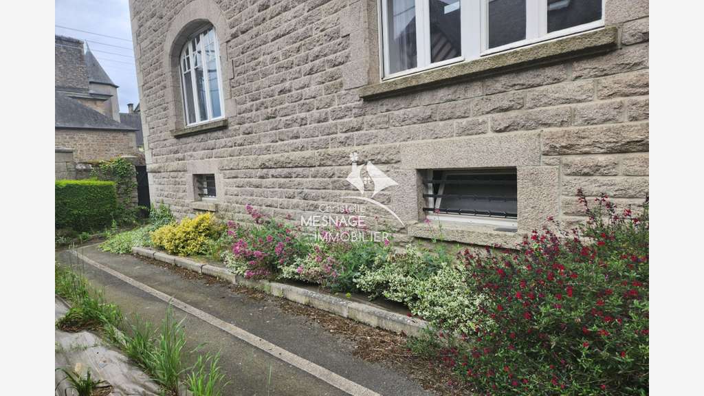 Vente bureaux 140m² RDJ à Dinan centre