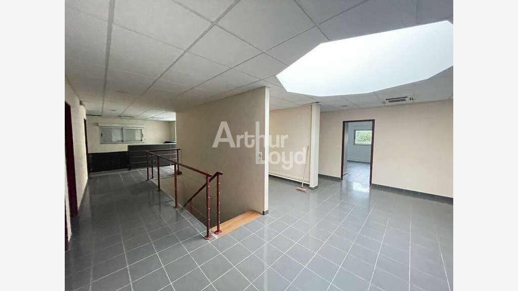 A louer bureaux 450m² à Dissay secteur tertiaire