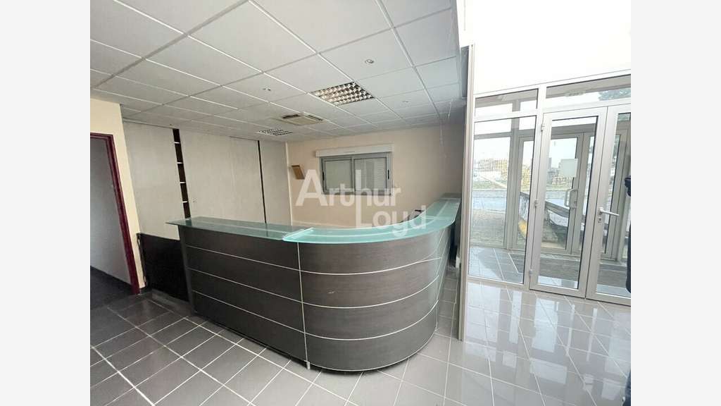 A louer bureaux 450m² à Dissay secteur tertiaire