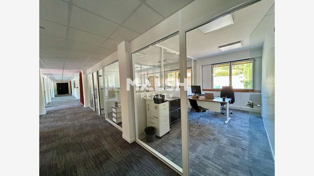 À vendre bureaux 311m² proche A6 à Écully