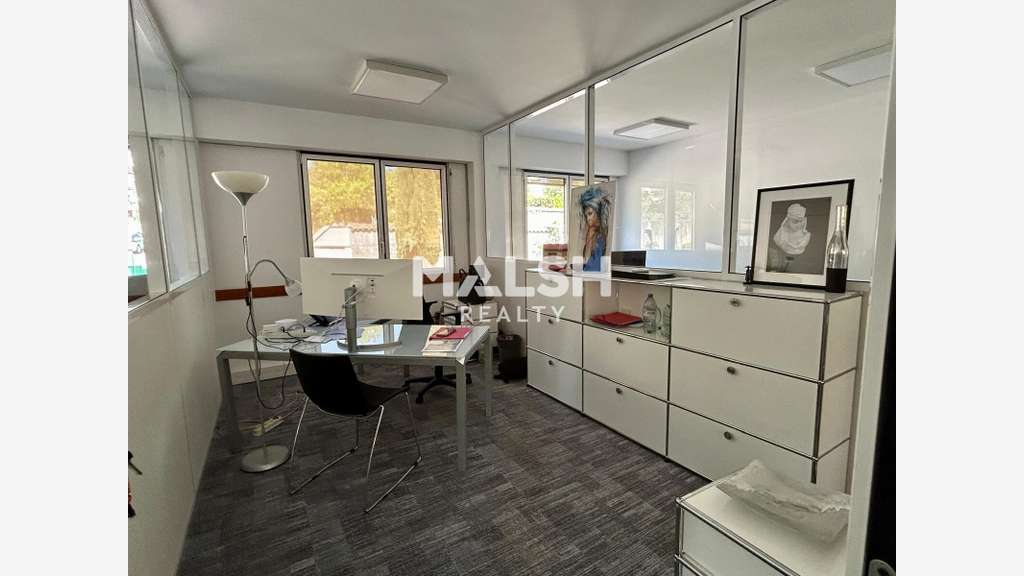 À vendre bureaux 311m² proche A6 à Écully