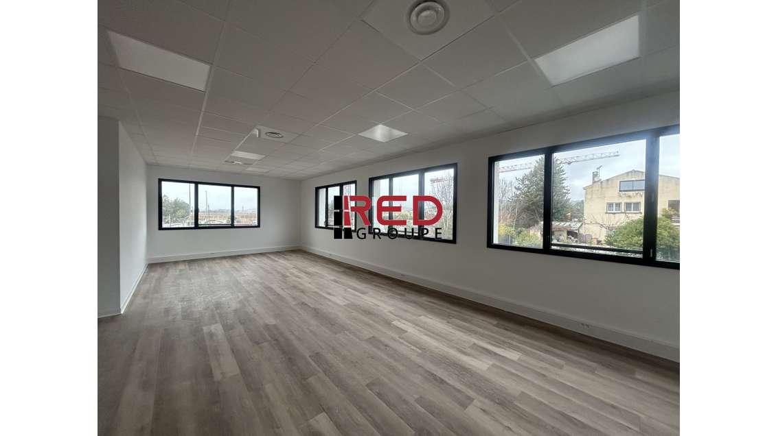 Vente bureaux neufs de 64m² à Eguilles Jalassières