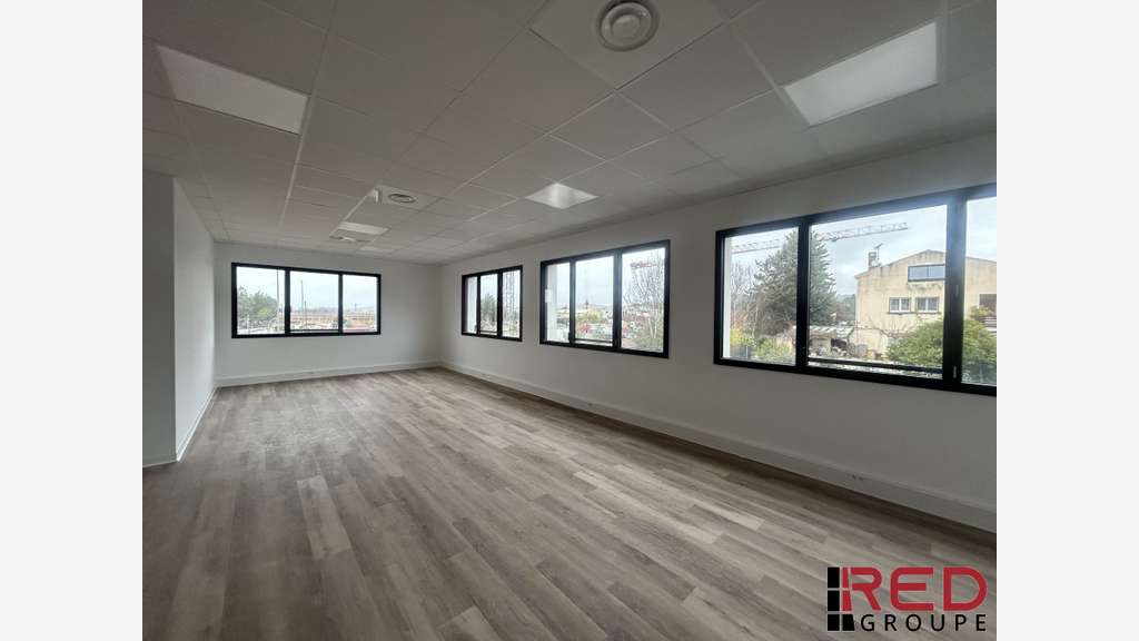 Vente bureaux neufs de 64m² à Eguilles Jalassières