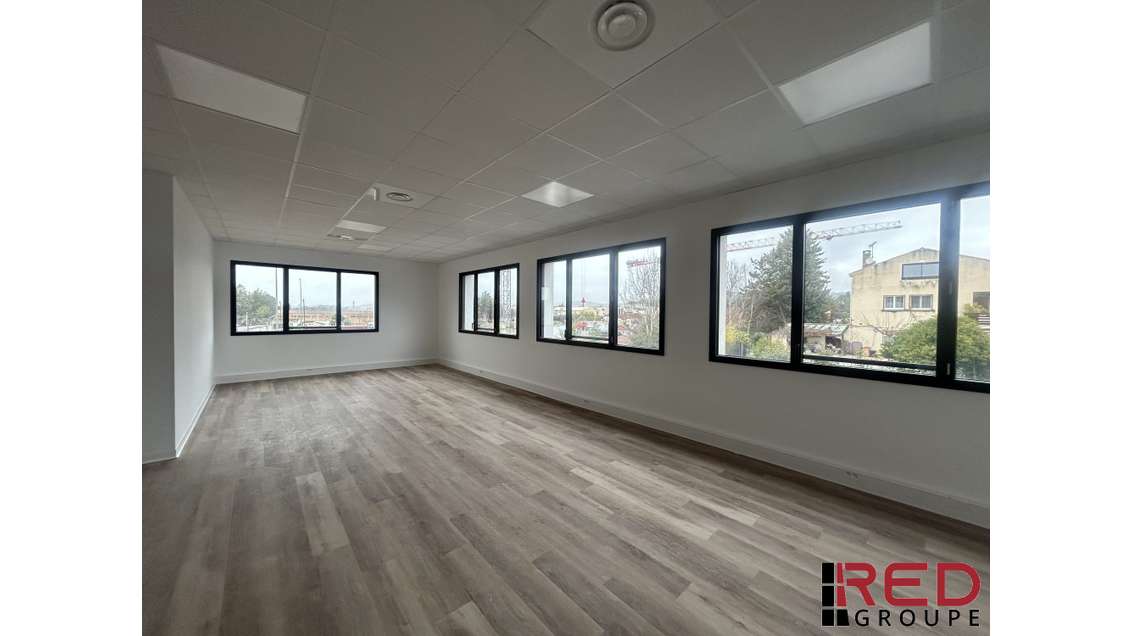 Vente bureaux neufs de 64m² à Eguilles Jalassières