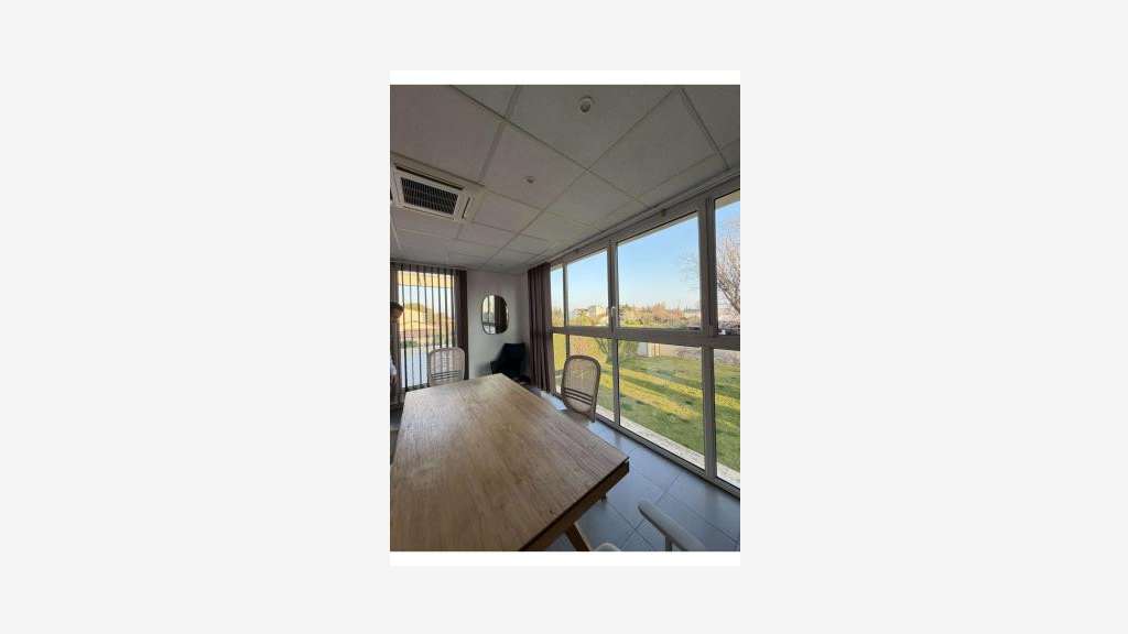 Vente bureaux 430m² à Entraigues-sur-la-Sorgue