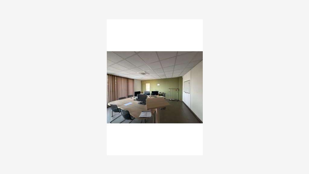 Vente bureaux 430m² à Entraigues-sur-la-Sorgue