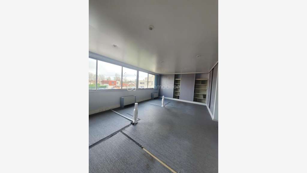 Vente bureaux et open space 140m² à Estillac