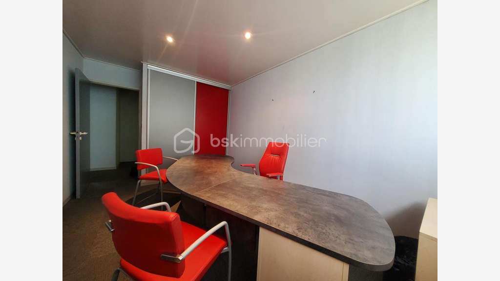 Vente bureaux et open space 140m² à Estillac