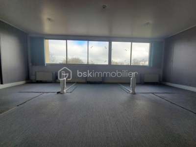 Vente bureaux et open space 140m² à Estillac