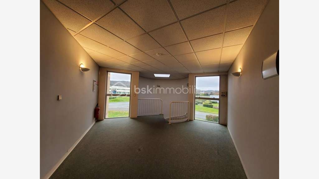 Vente bureaux et open space 140m² à Estillac