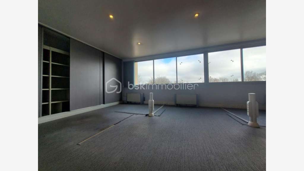 Vente bureaux et open space 140m² à Estillac